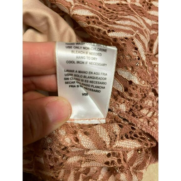 June and Hudson Women's Large Banded Bottom Leaf Boho Mauve Deep V Blouse NWT - Picture 11 of 11